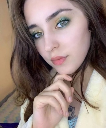 Галя, 21